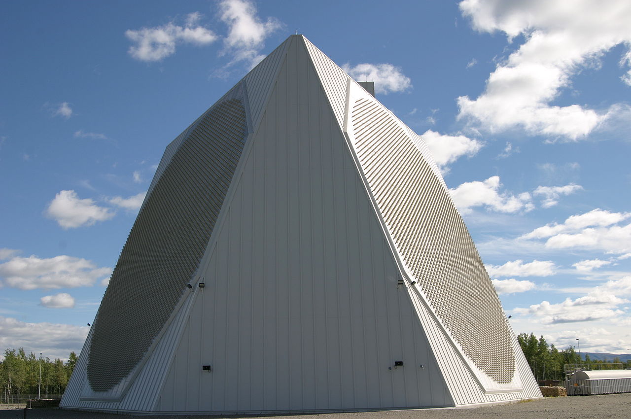 Fundamentals of Antenna Arrays · Ian P. Roberts